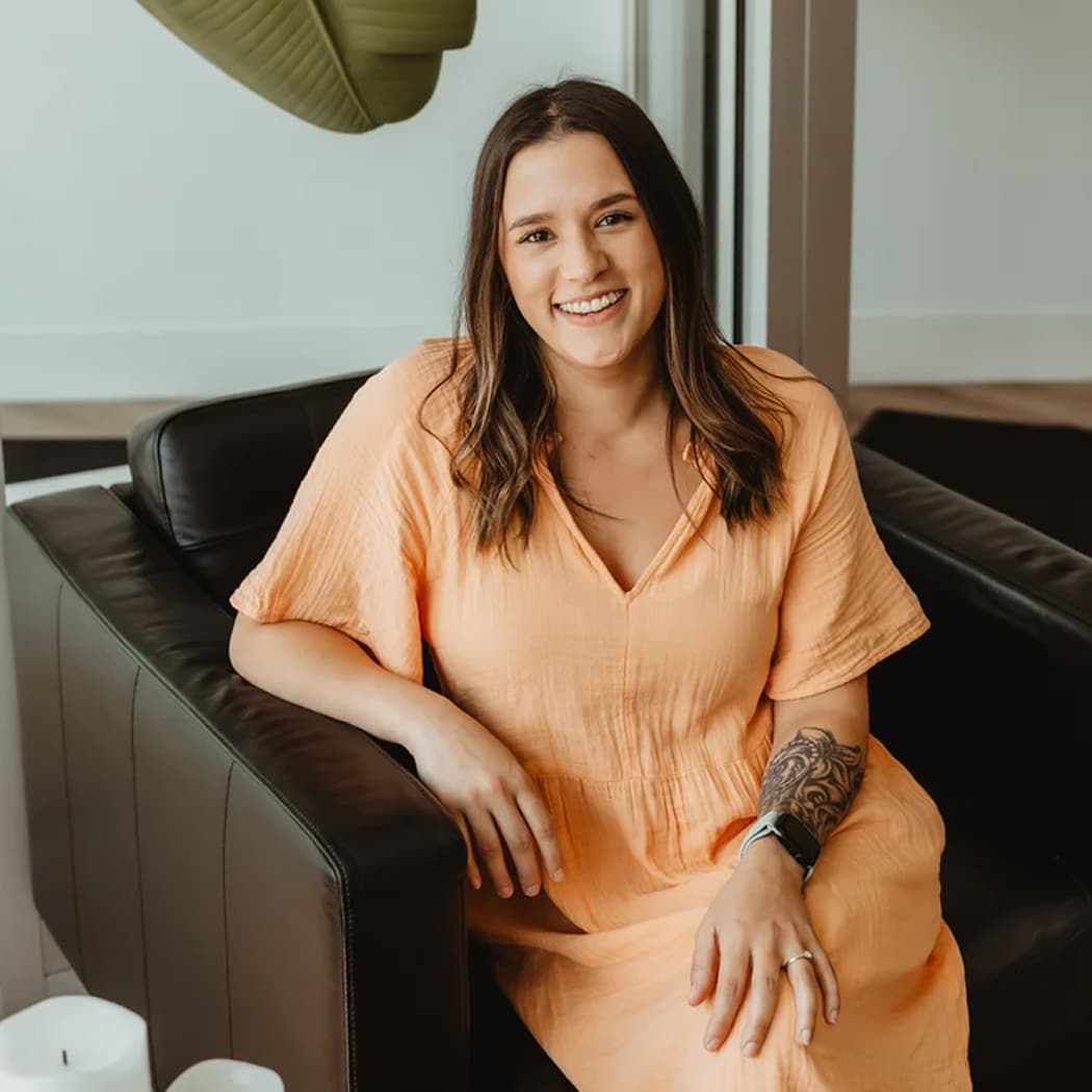 Ashlee, Pembina Office